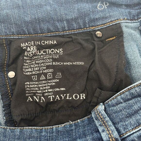 Ann Taylor Womens Modern Fit Jeans Stretch Frayed Hem Medium Wash Blue‎ Size 6P - Picture 6 of 11